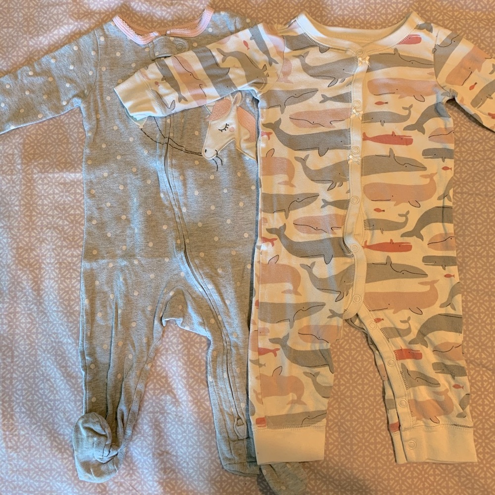 Size 9mo Carter’s pajamas